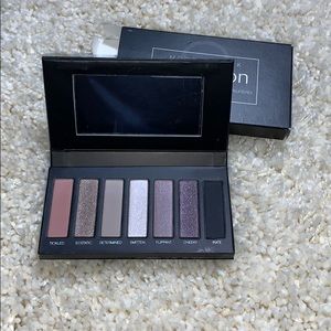 Younique Moodstruck Palette 3